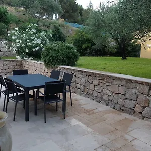 https://les-bastides-dhelene.fr-provencehotel.com